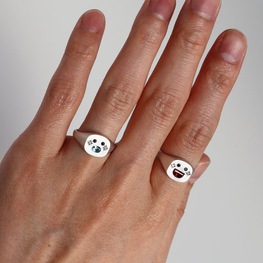 SMILE SIGNET RING with CHEEKS