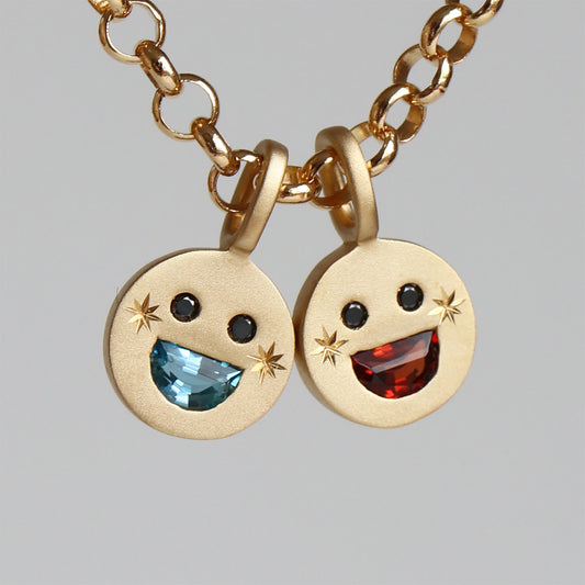 PETITE BIG SMILE CHARM