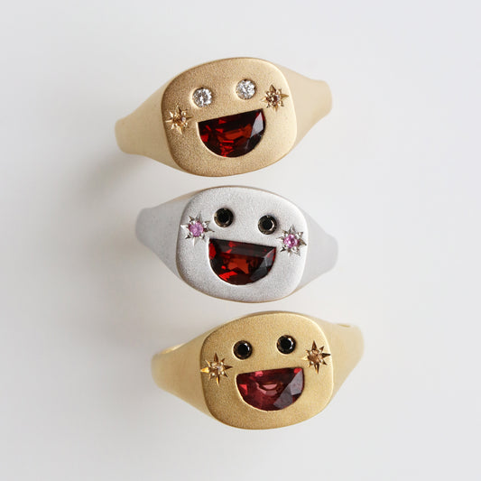 BIG SMILE SIGNET RING with CHEEKS
