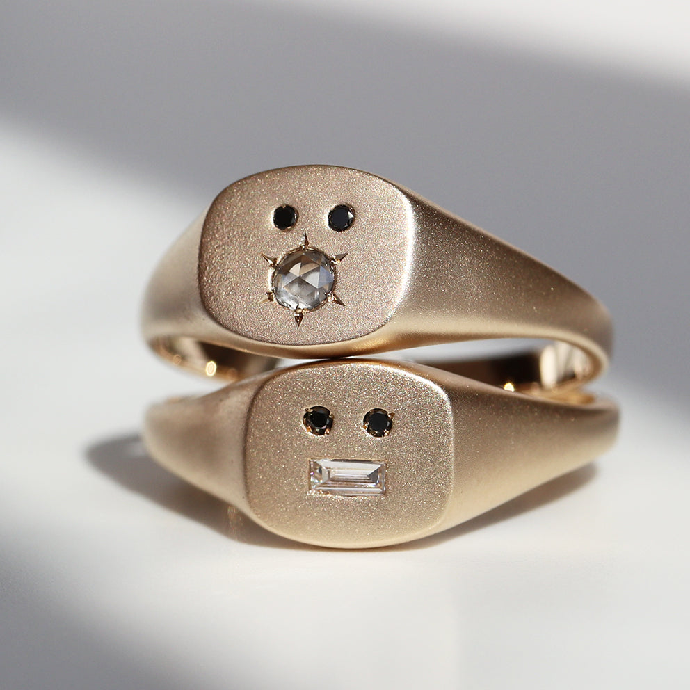 PETITE SIGNET RING - DIAMOND