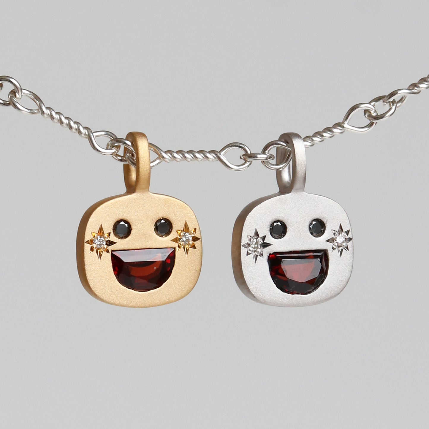 BIG SMILE CHARM