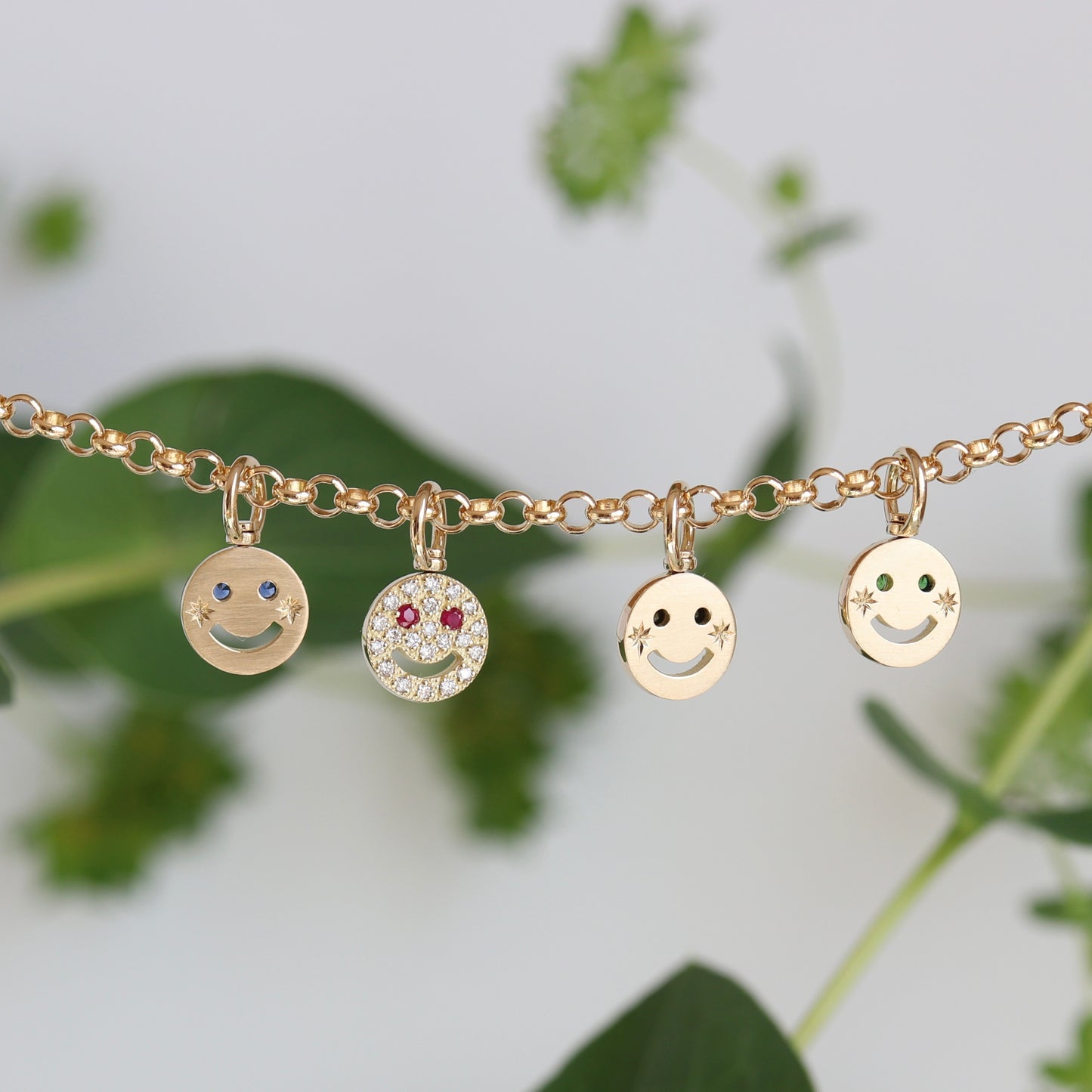 REVERSIBLE PAVE SMILE CHARM