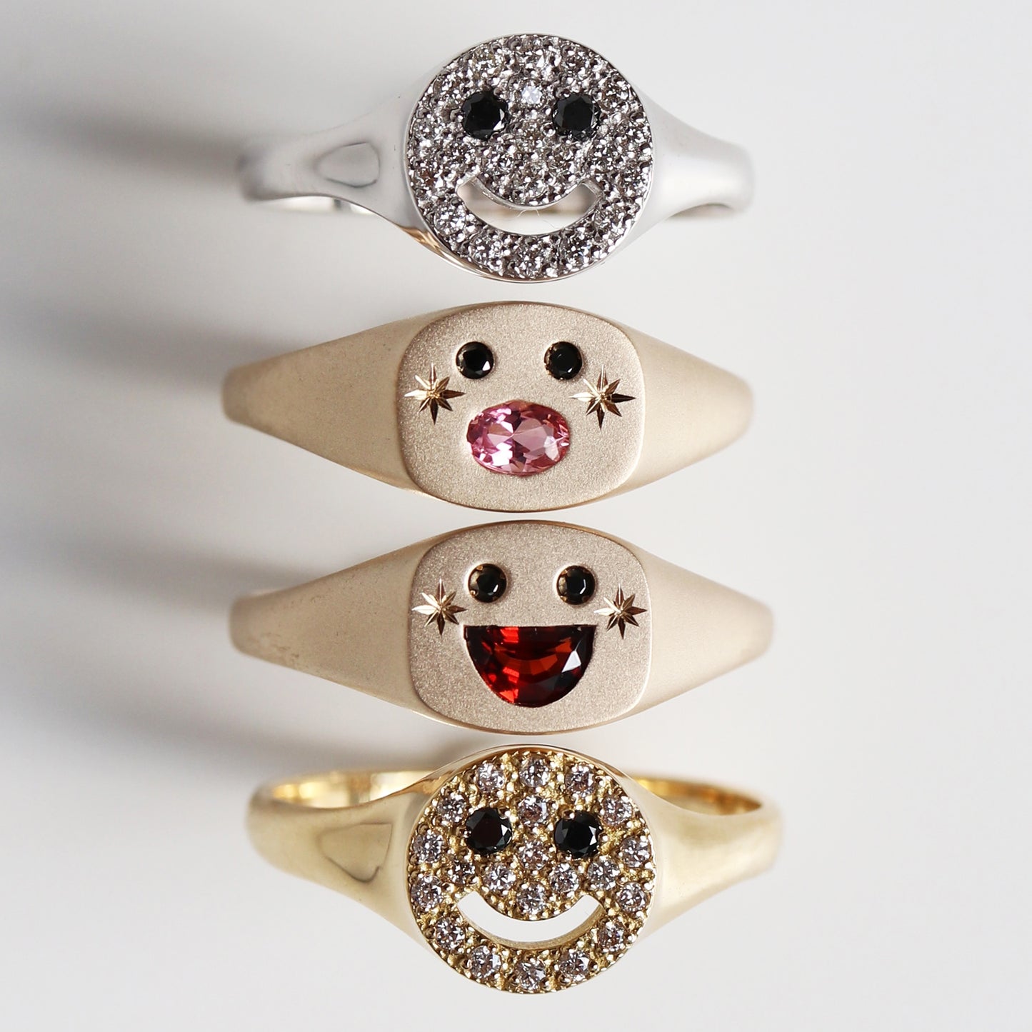 PAVE SMILE SIGNET RING