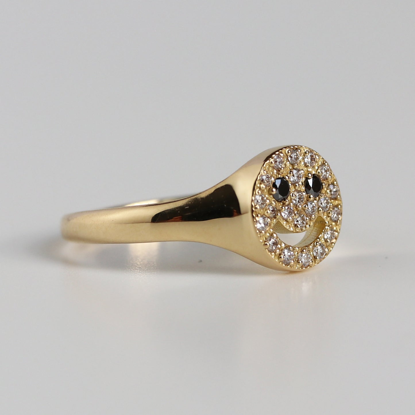 PAVE SMILE SIGNET RING