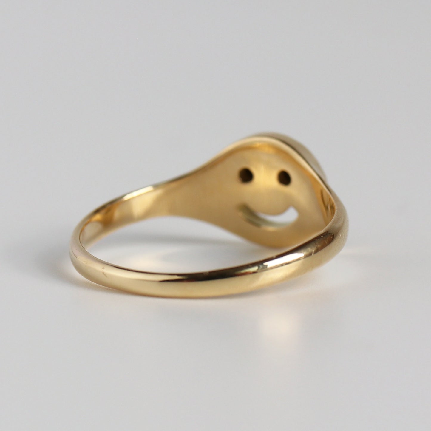 PAVE SMILE SIGNET RING