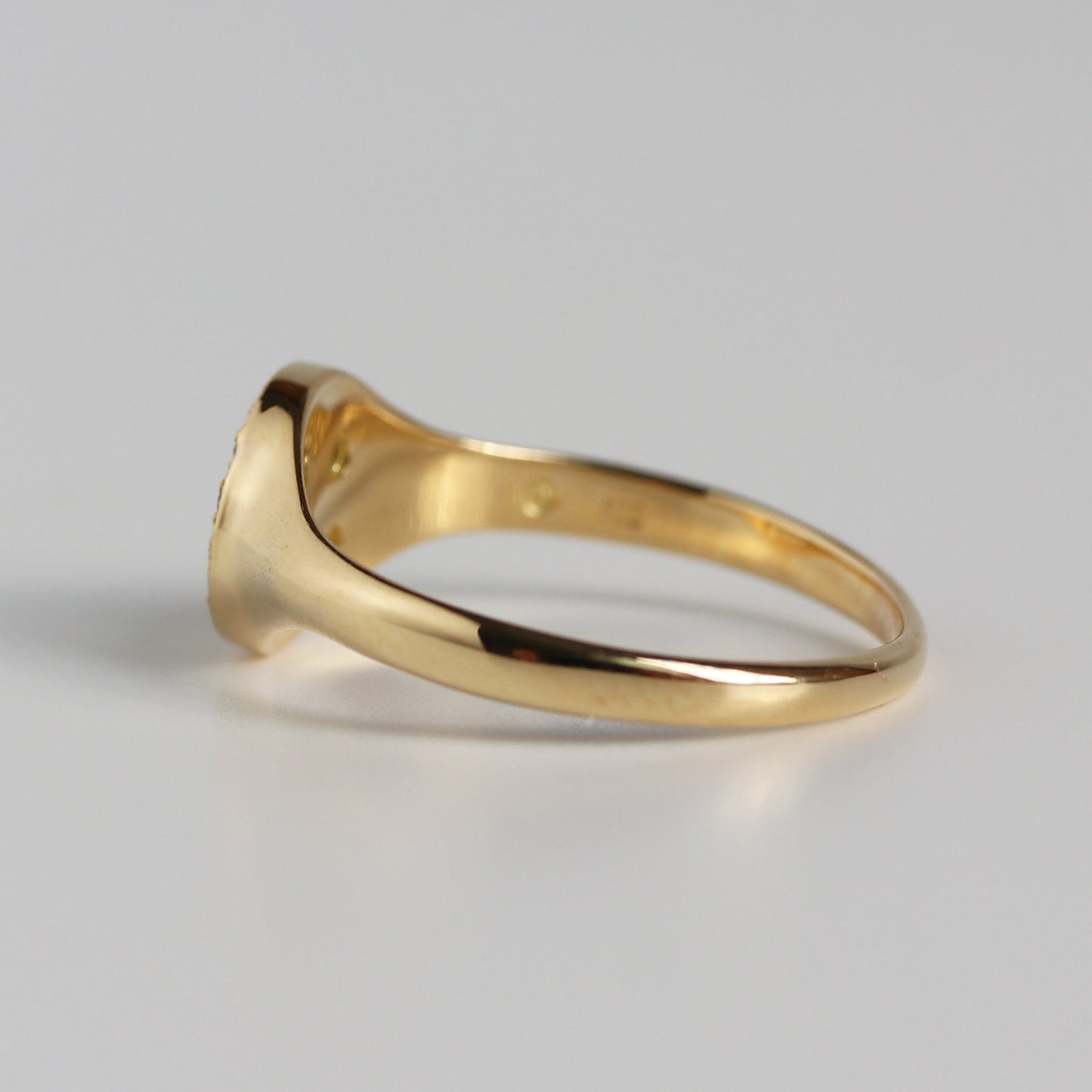 PAVE SMILE SIGNET RING