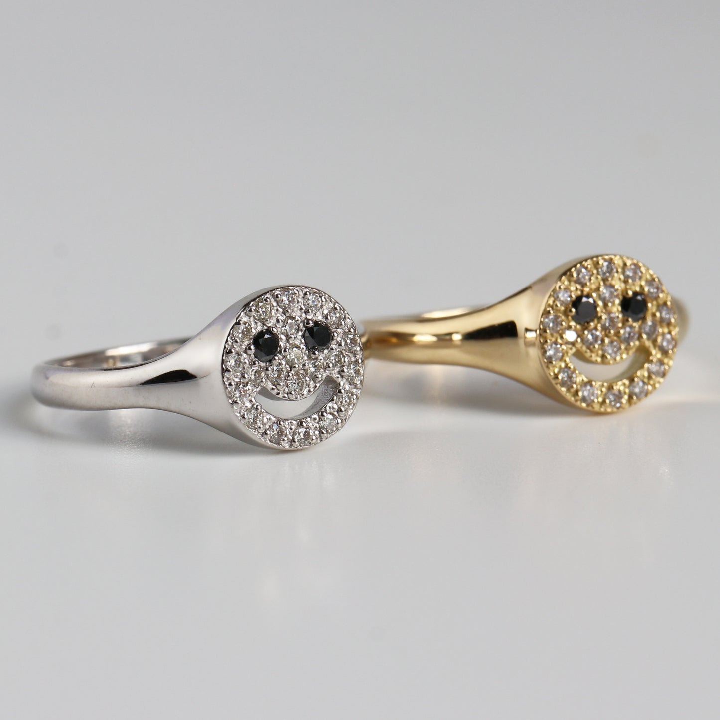 PAVE SMILE SIGNET RING