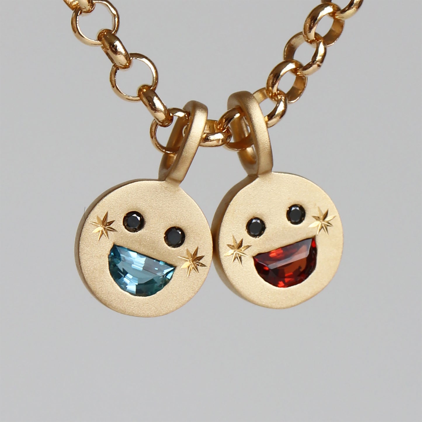PETITE BIG SMILE CHARM