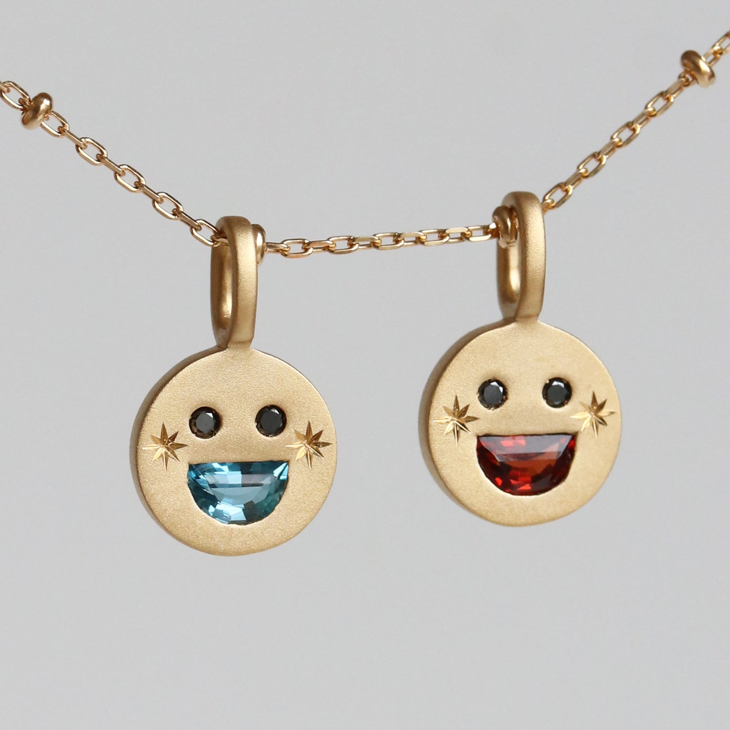 PETITE BIG SMILE CHARM