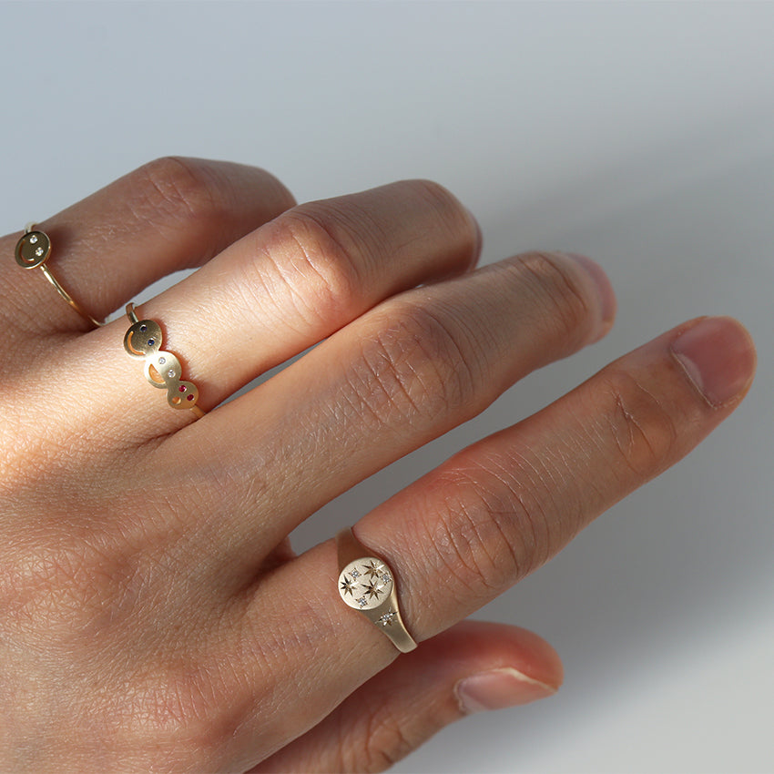 STARRY SIGNET RING