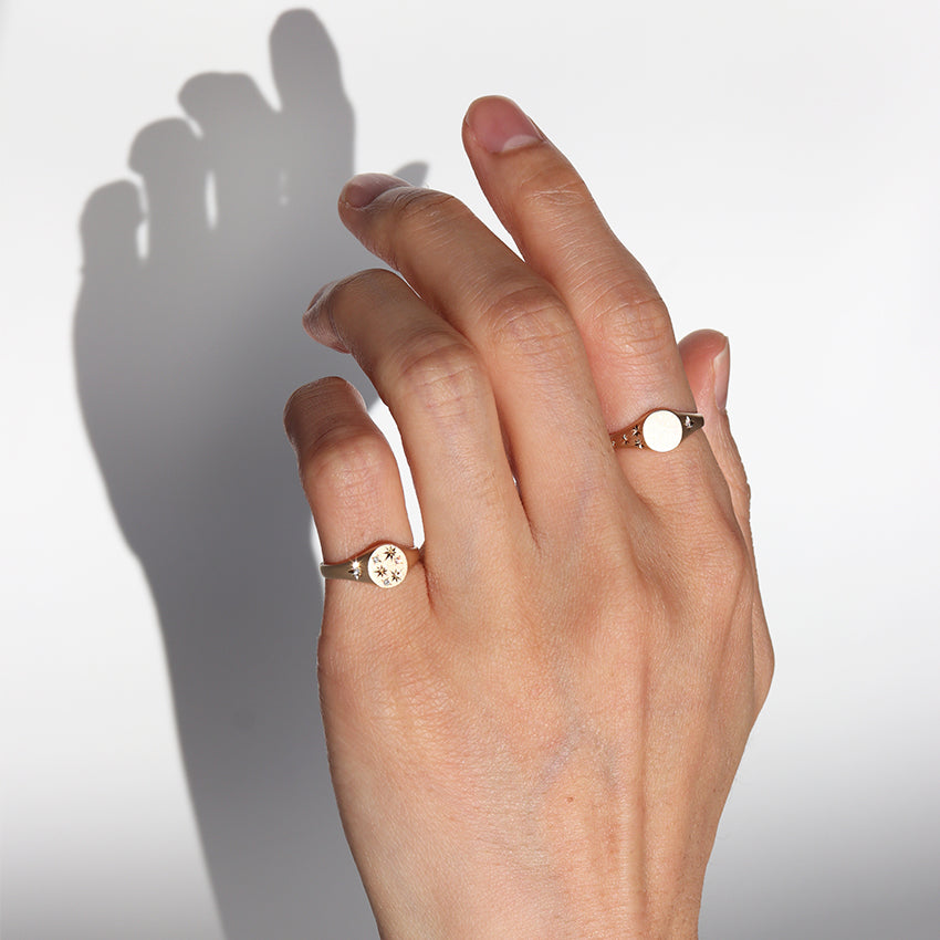 STARRY SIGNET RING