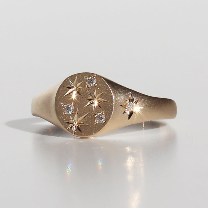 STARRY SIGNET RING