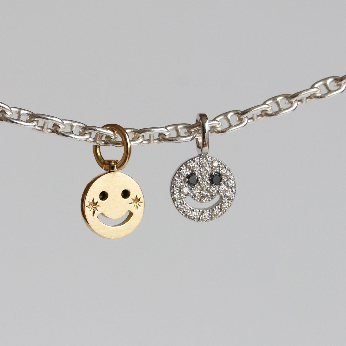 REVERSIBLE PAVE SMILE CHARM_925