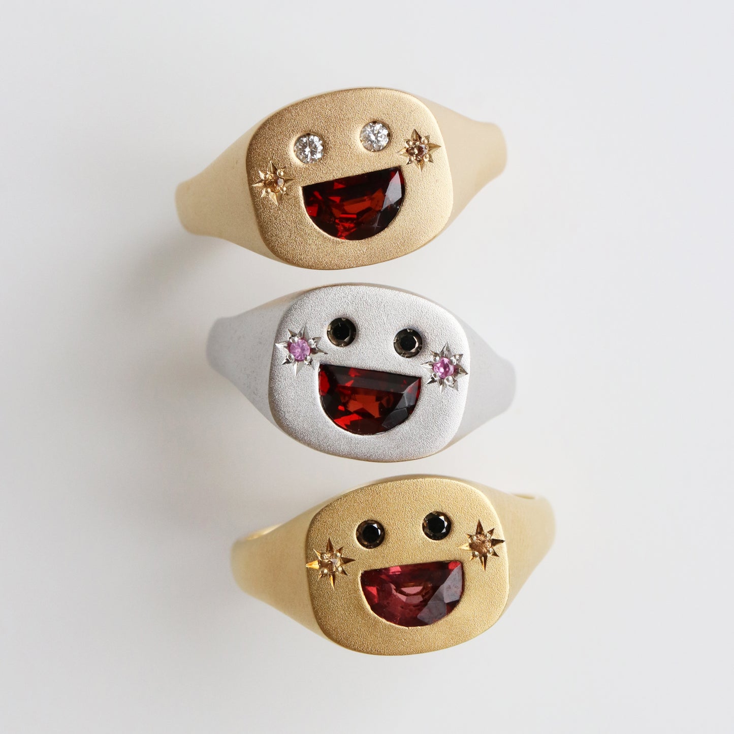 BIG SMILE SIGNET RING with CHEEKS